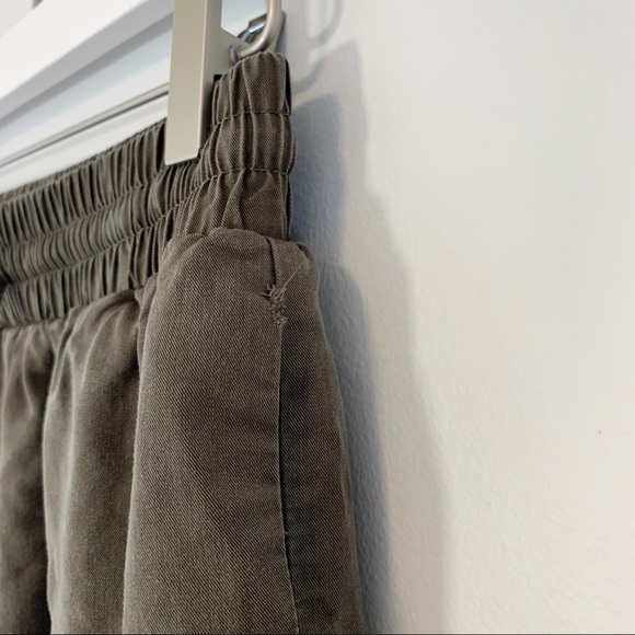 Lovers + Friends high rise cropped cargo pants size small - Picture 4 of 5